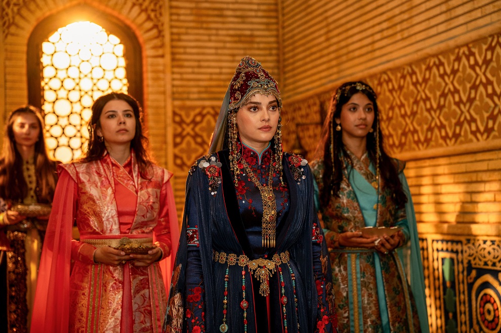 Aşk ve Taht özeti