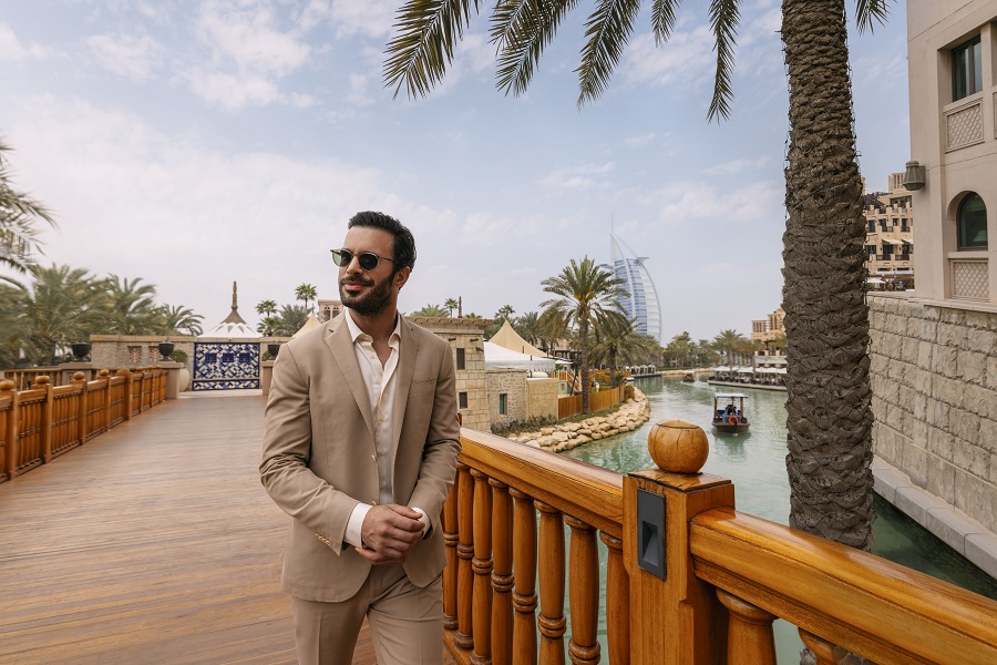 Barış Arduç'un Dubai'de çekilen reklam filminden kareler yayınlandı