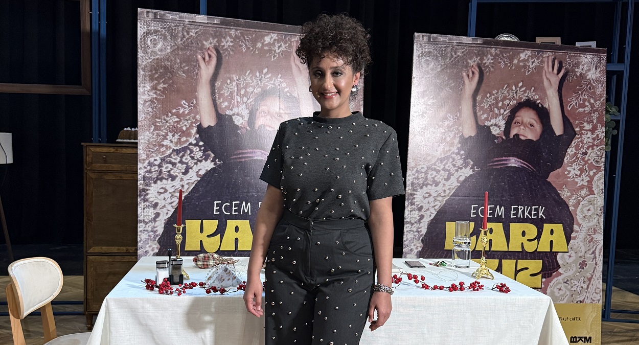 Ecem Erkek'in tek kişilik oyunu Kara Kız basınla buluştu