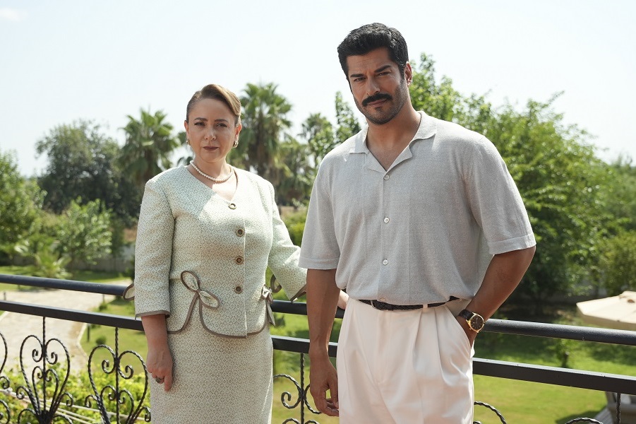 Sibel Taşçıoğlu ve Burak Özçivit'ten ilk kareler geldi