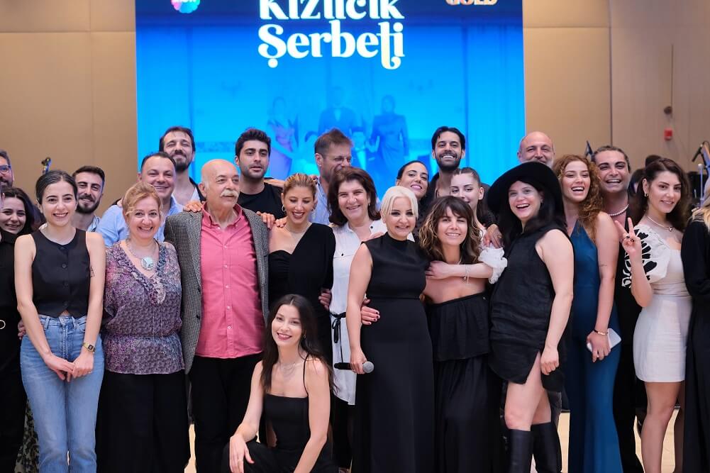 Kızılcık Şerbeti, sezon finalini görkemli bir davetle kutladı