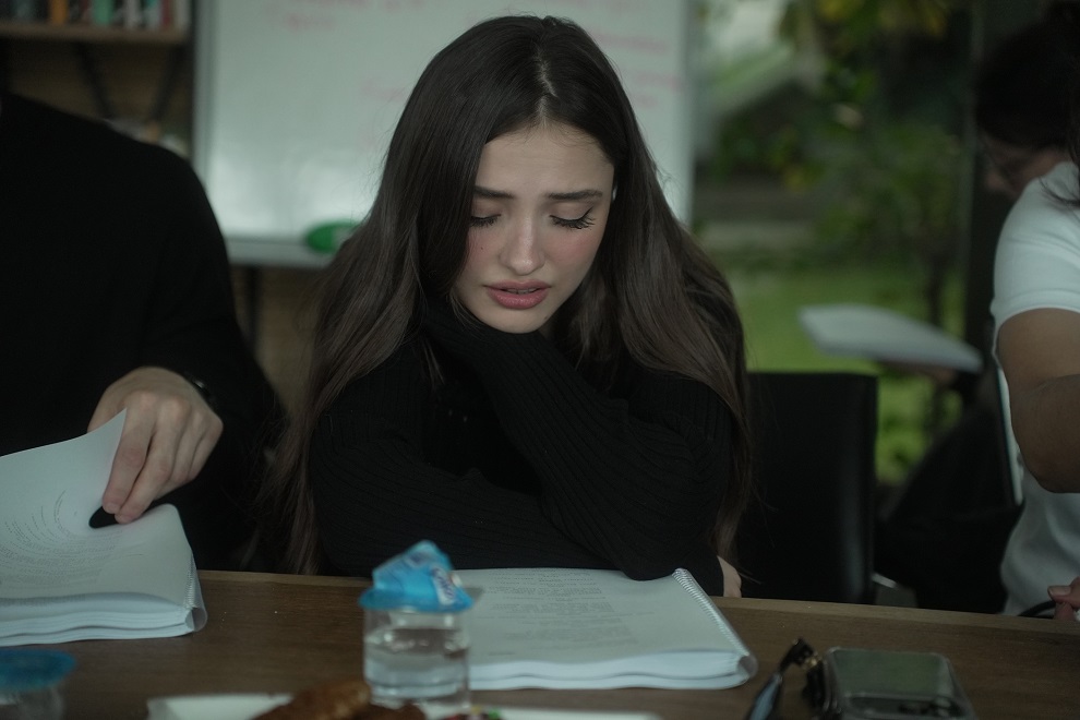 Show TV'den yeni bir günlük dizi geliyor: Menekşe