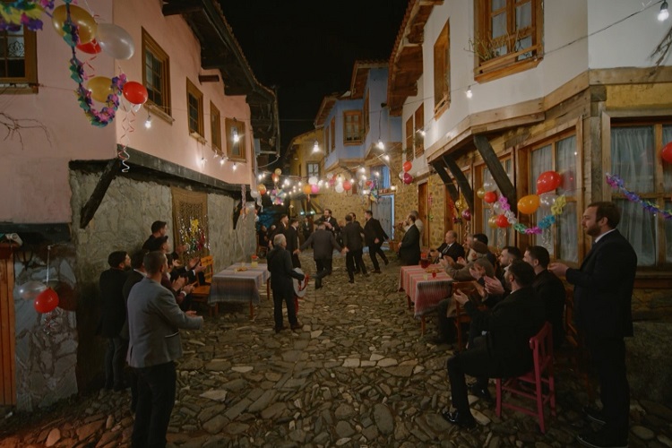Cumalıkızık 20 yıl sonra yeniden bir diziyi ağırladı Cumalıkızık 20 yıl sonra yeniden bir diziyi ağırladı