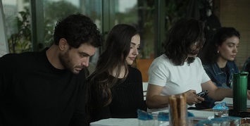 Show TV'den yeni bir günlük dizi geliyor: Menekşe
