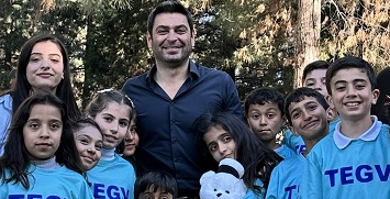 Ozan Akbaba, TEGV çocuklarını Uzak Şehir setinde ağırladı