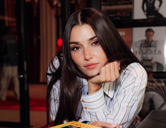 Hande Erçel, ödüllü yönetmen Nadar Saeivar'ın 'Diaspora' Filminin başrolünde