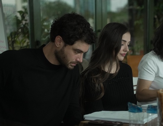 Show TV'den yeni bir günlük dizi geliyor: Menekşe