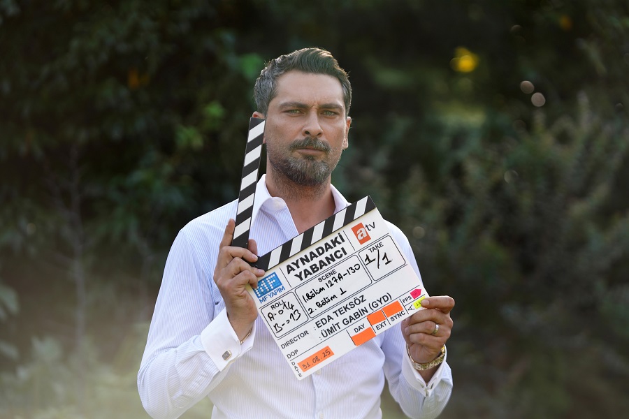 Aynadaki Yabancı: On Soru On Cevap